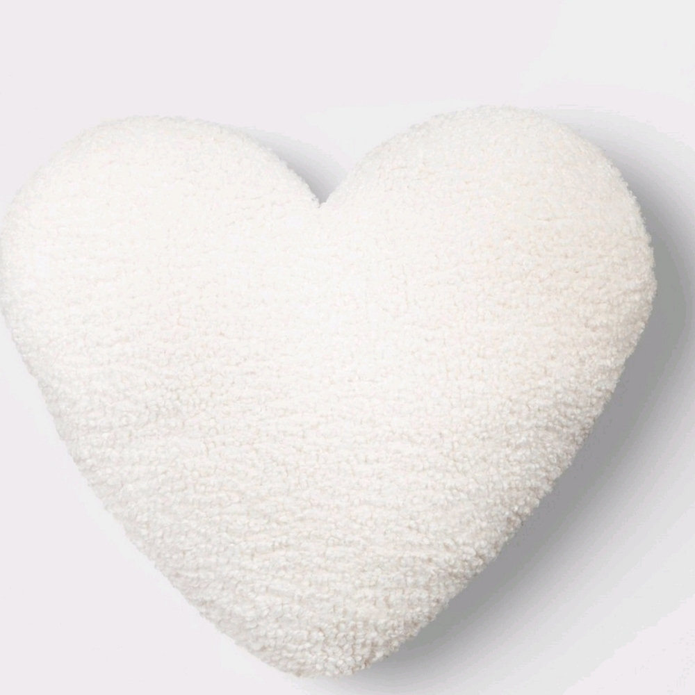 THRESHOLD 24x20in Oversized Ivory Heart Shape Valentines Teddy Pillow